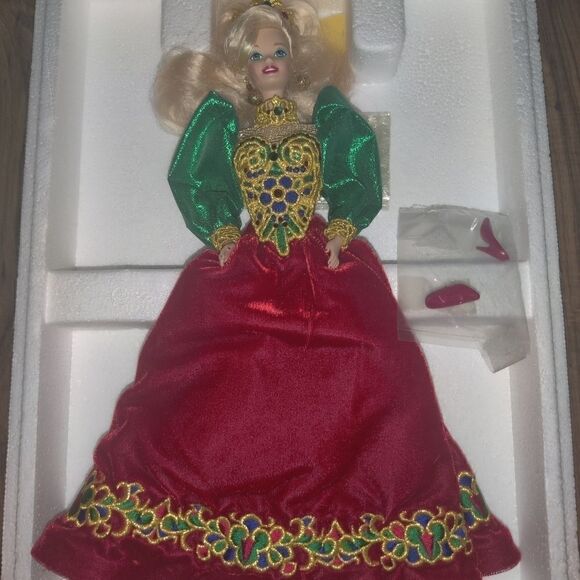 Holiday Jewel Porcelain Barbie Doll issued 1995 by - Picture 10 of 10